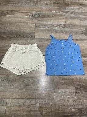 $5 w/ min $20 spend- 3T Summer Outfit 🌼 Blue Floral Tank + Grey & White Shorts